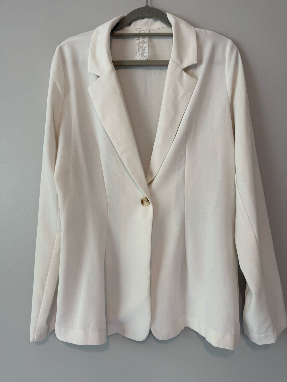 Sadie & Sage Cream Single-Button Blazer